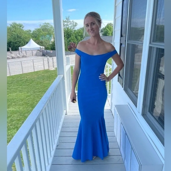 Chiara Boni
La Petite Robe di
Cobalt Maeli Gown 40P US size 4-6 petite - Picture 8 of 16